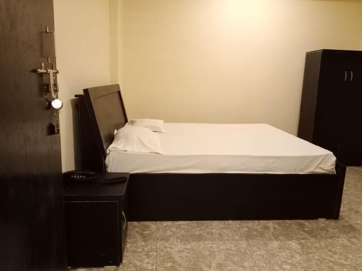 S S Hotel And Restaurant By Wb Economy Jaunpur Εξωτερικό φωτογραφία