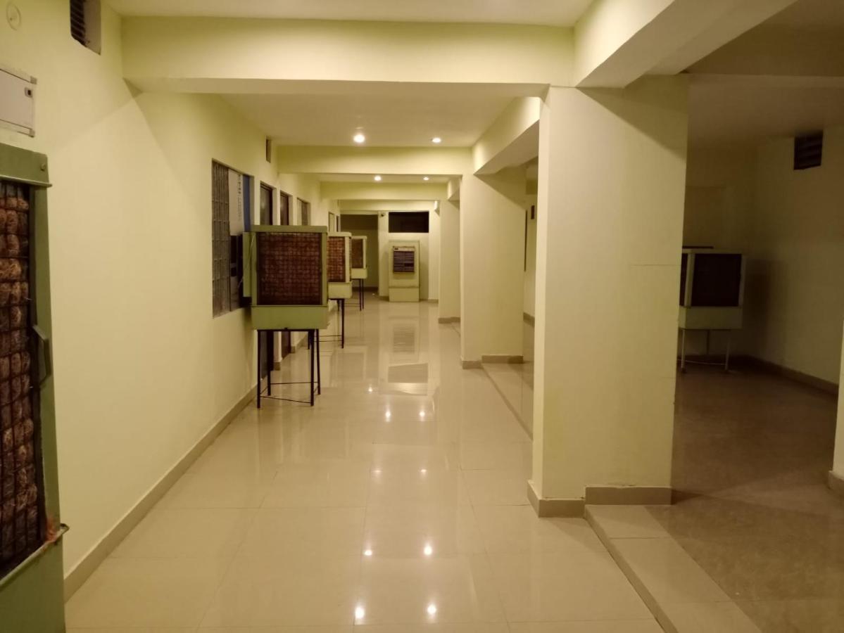 S S Hotel And Restaurant By Wb Economy Jaunpur Εξωτερικό φωτογραφία
