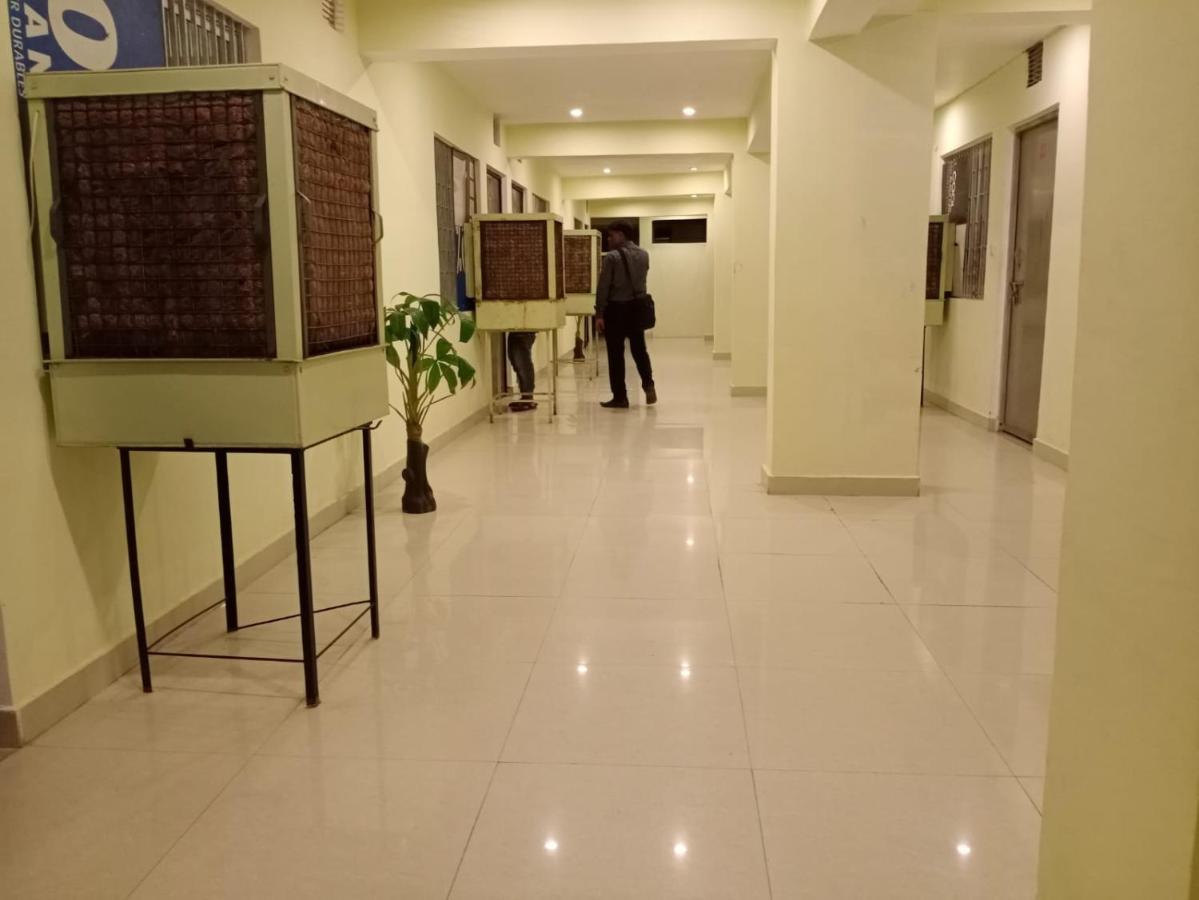 S S Hotel And Restaurant By Wb Economy Jaunpur Εξωτερικό φωτογραφία