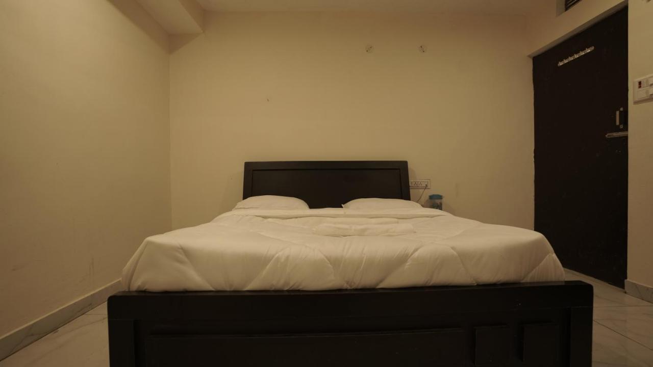 S S Hotel And Restaurant By Wb Economy Jaunpur Εξωτερικό φωτογραφία